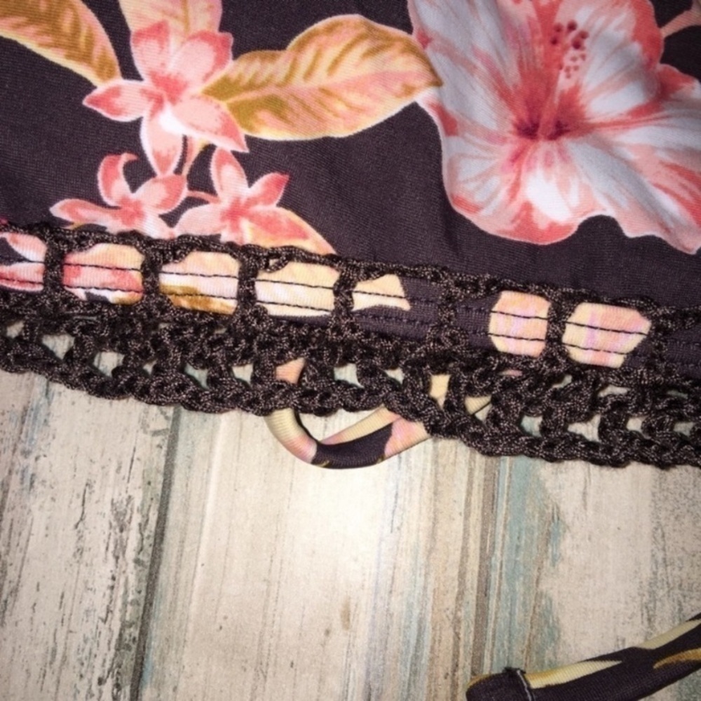 Xhilaration Black Floral Bikini Top Crochet Trim Bralette Tropical Swim - Picture 4 of 6